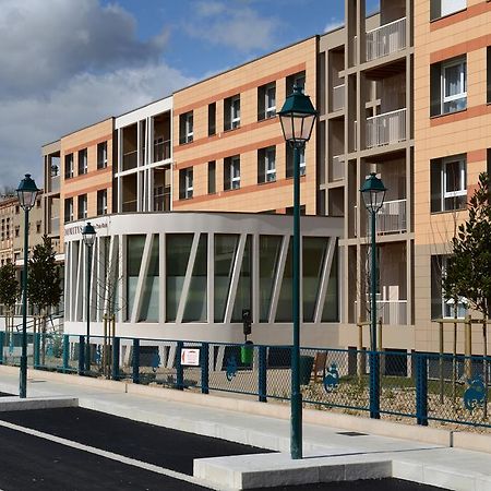 Aparthotel Domitys Le Jardin Des Trois Rois Romorantin-Lanthenay Esterno foto