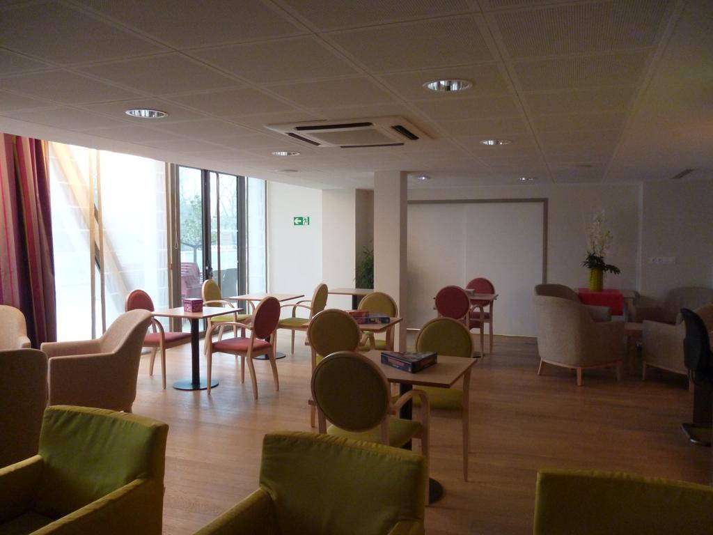 Aparthotel Domitys Le Jardin Des Trois Rois Romorantin-Lanthenay Esterno foto