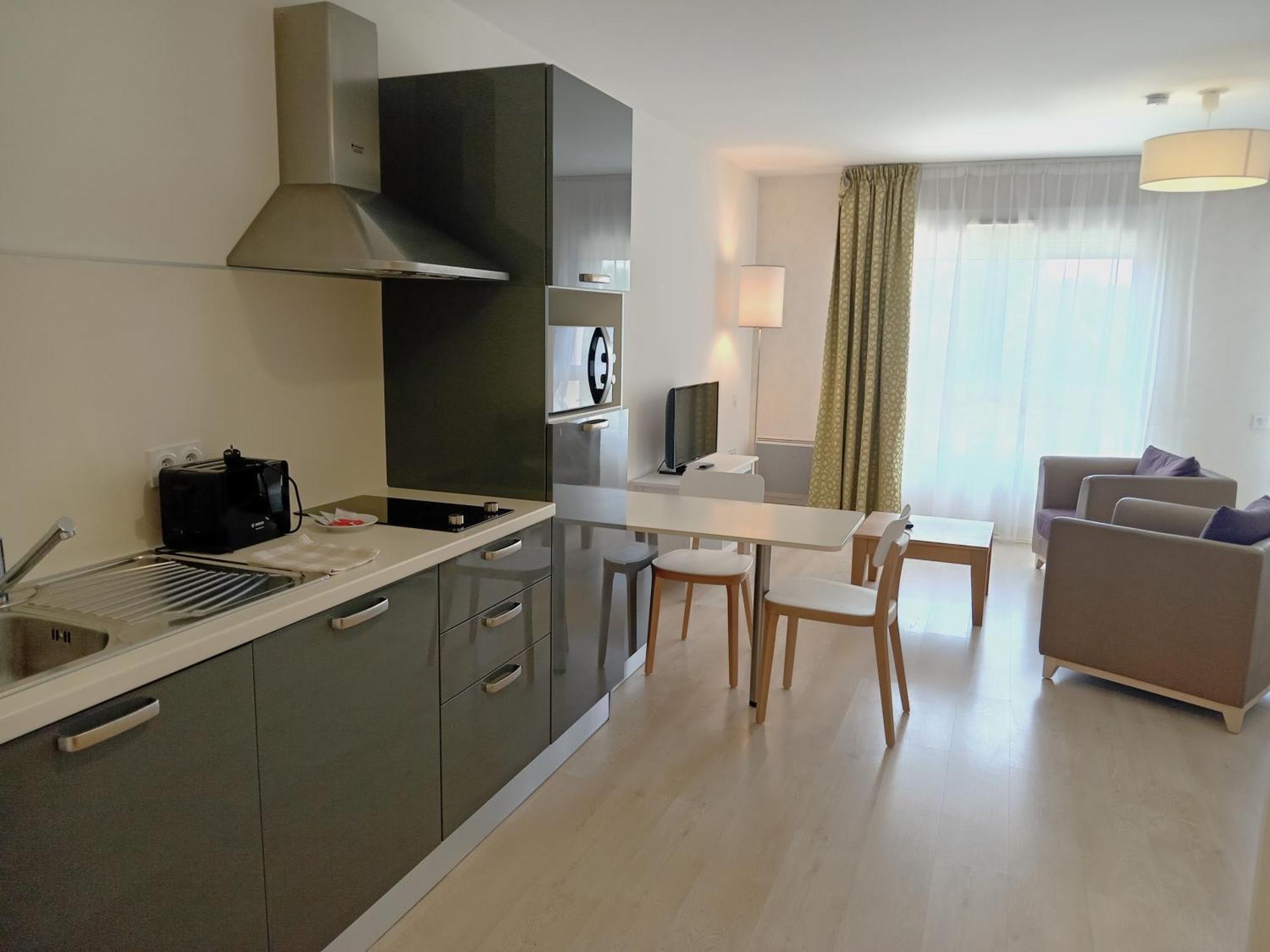 Aparthotel Domitys Le Jardin Des Trois Rois Romorantin-Lanthenay Esterno foto