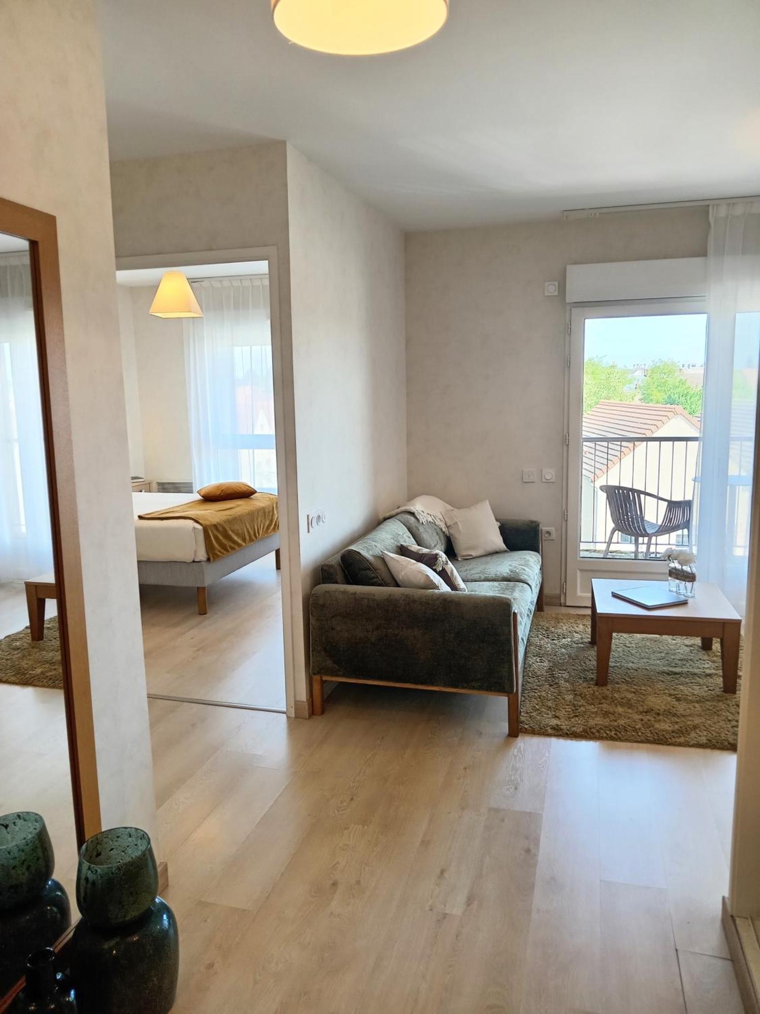 Aparthotel Domitys Le Jardin Des Trois Rois Romorantin-Lanthenay Esterno foto