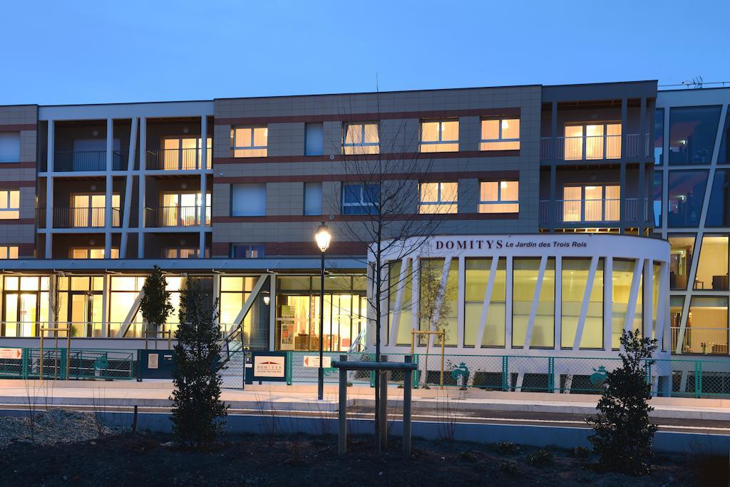 Aparthotel Domitys Le Jardin Des Trois Rois Romorantin-Lanthenay Esterno foto